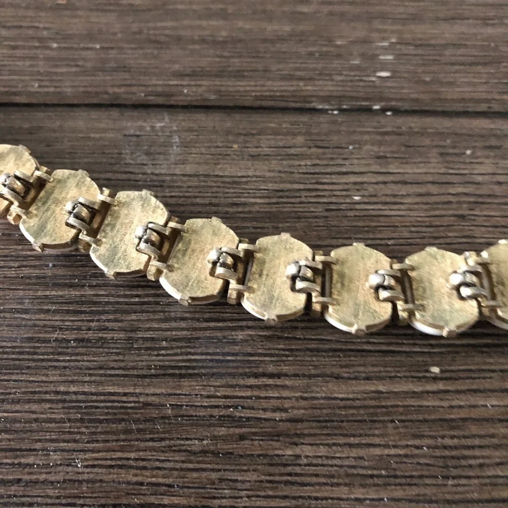 Vintage gold & white linked bracelet